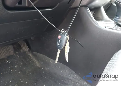 2019 Toyota Highlander Le z USA, uszkodzony, nr VIN 5TDBZRFH8KS917753